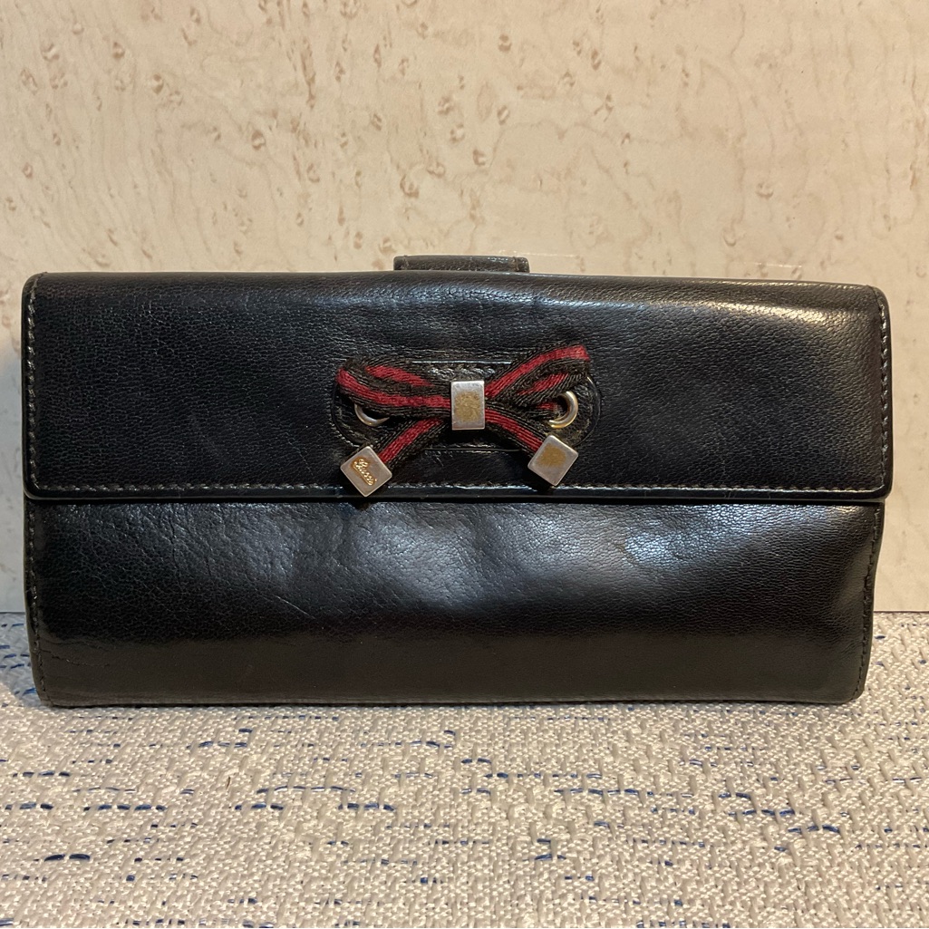 Gucci Continental Wallet With Bow Detail